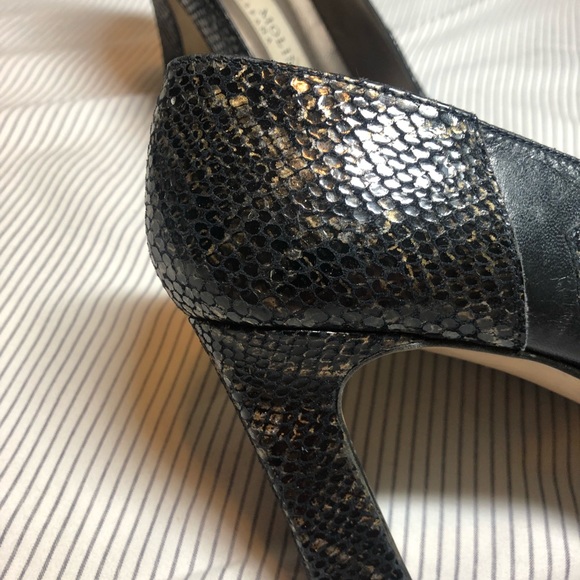 Navy leather slip on heels by Cara Molina España. - Picture 13 of 16